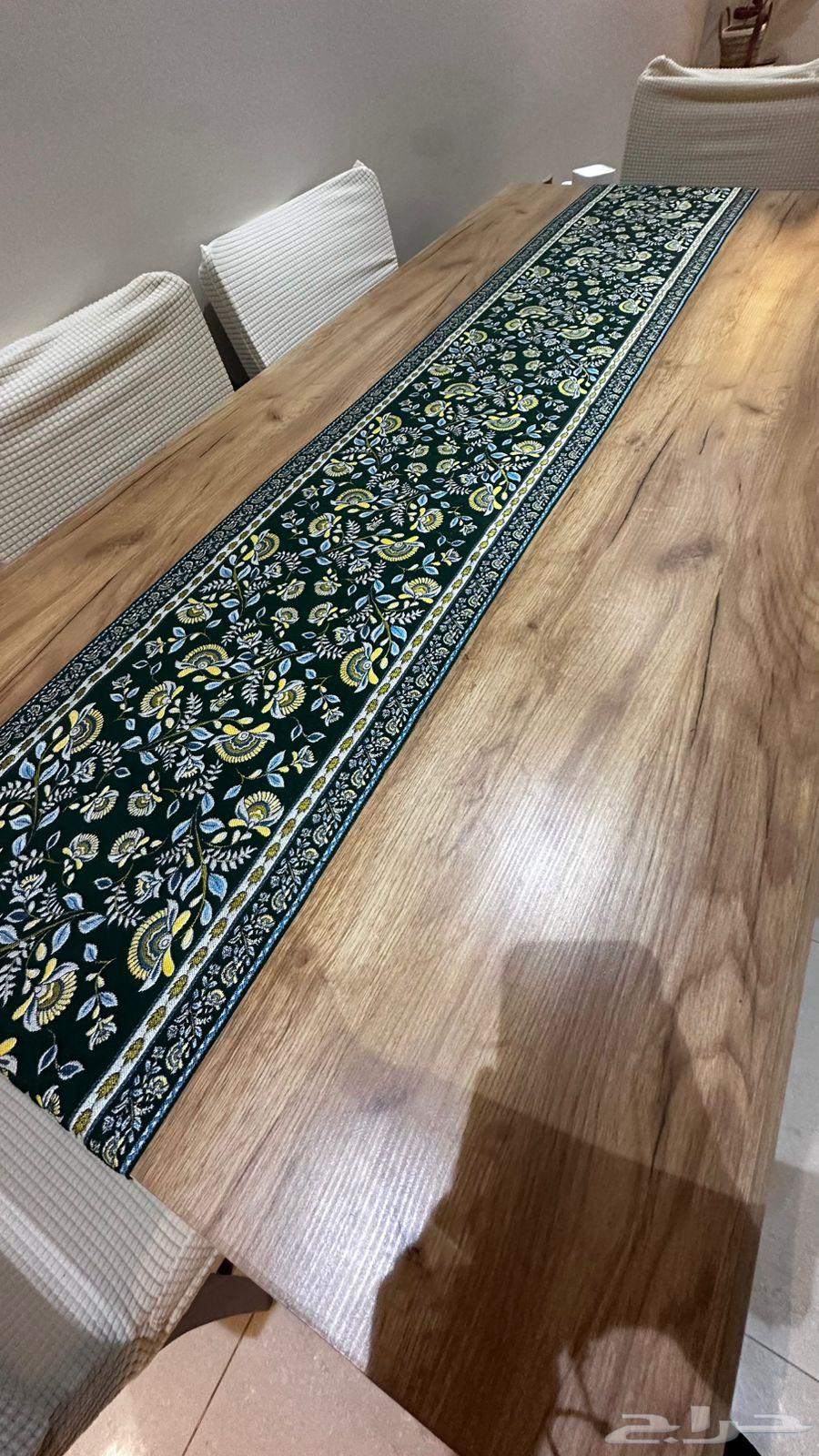 Luxurious large dining table63742547579777111