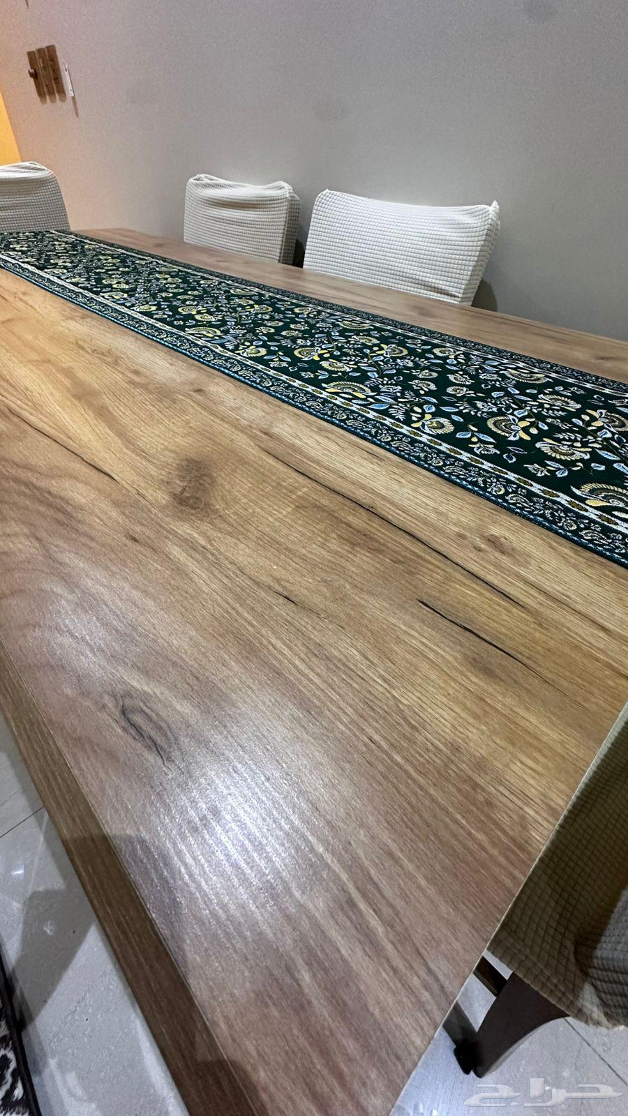 Luxurious large dining table63742547579777110