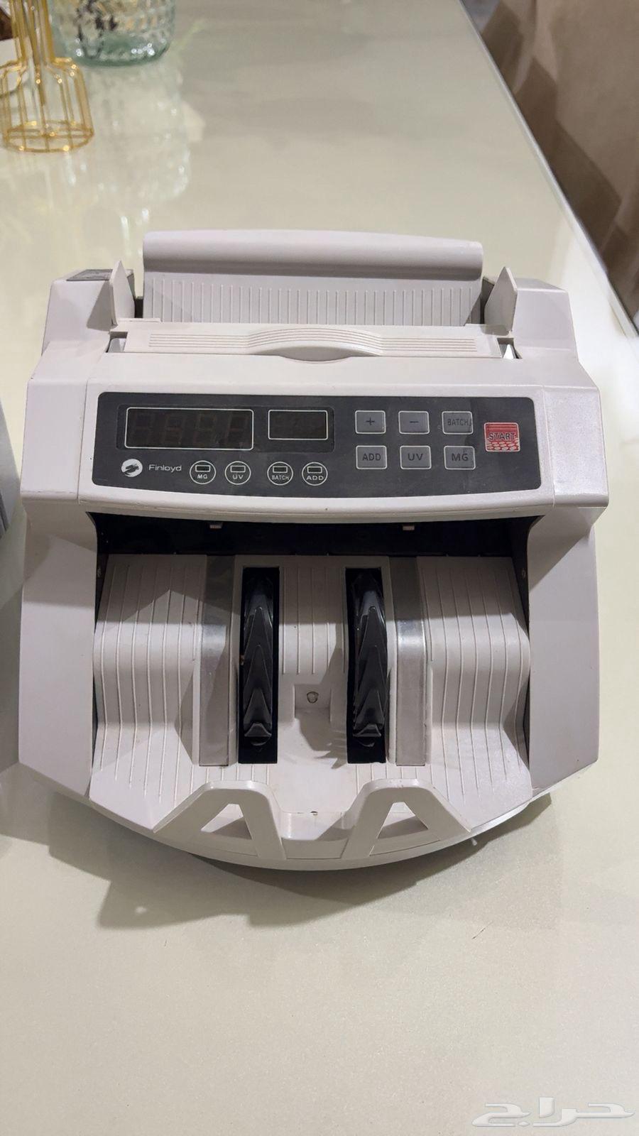 Excellent condition and guaranteed 5 piece money counting and counterfeit detection machine63740470636801111