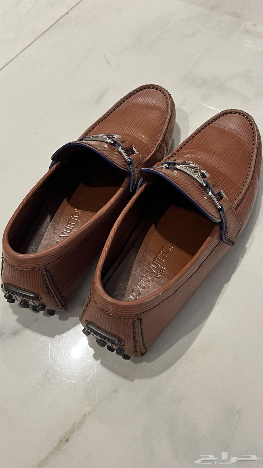 حذاء من لويس فيتون (LOUIS VUITTON).63756368228481111
