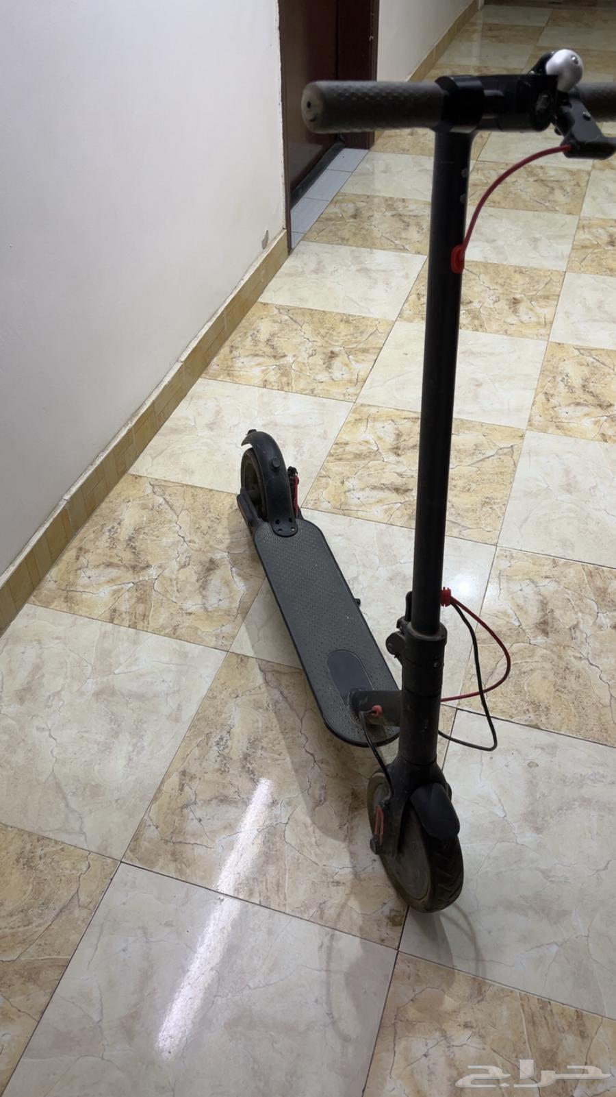 Large-sized scooter without charger, battery in good condition63754019798787111