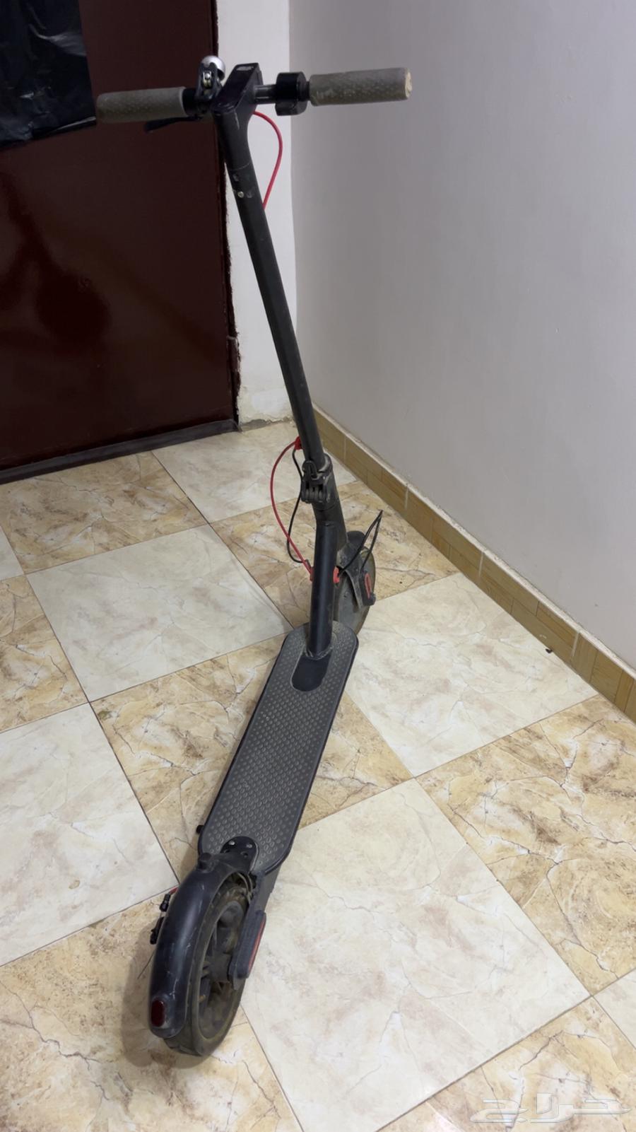 Large-sized scooter without charger, battery in good condition63754019798787110