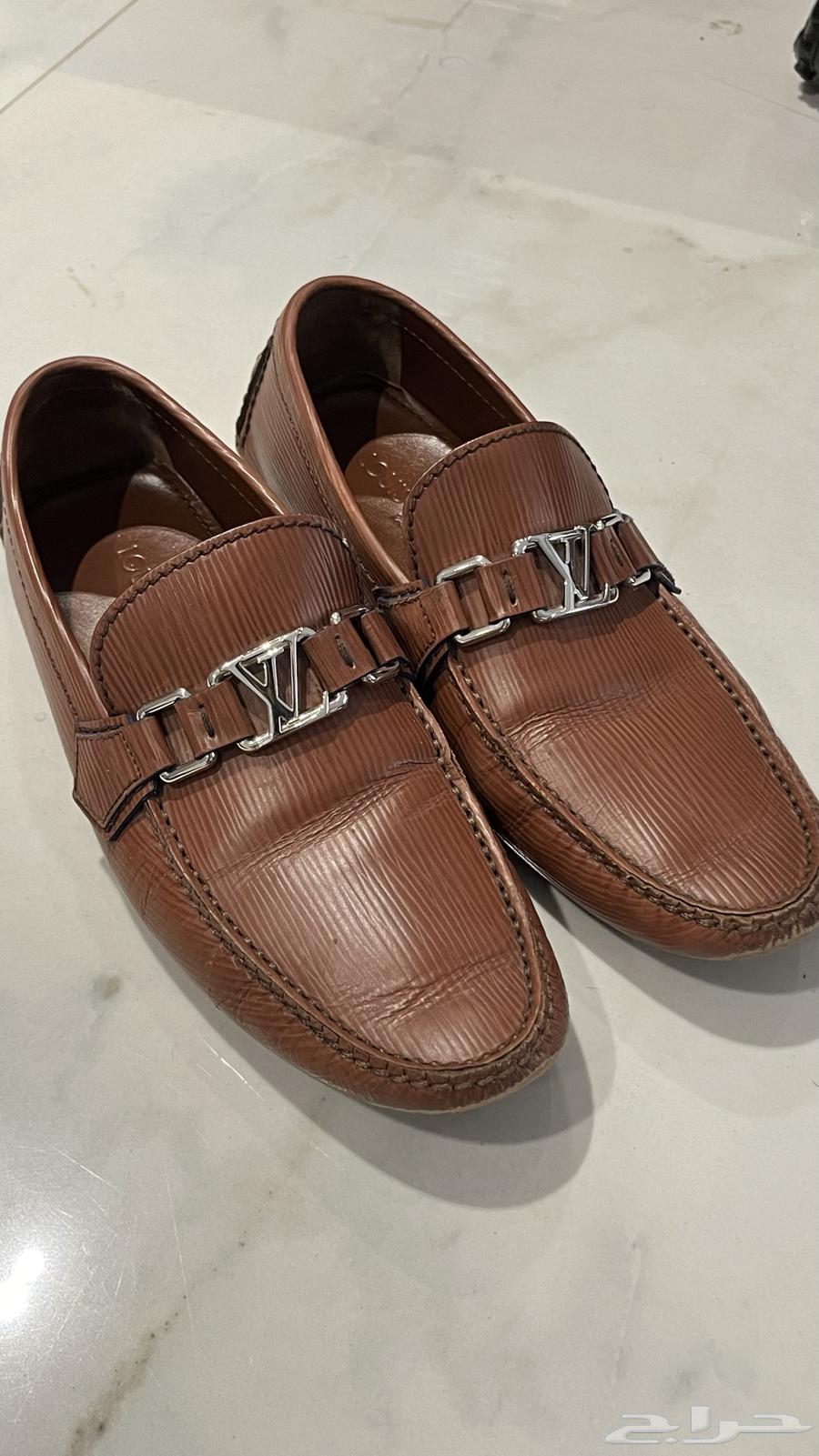 حذاء من لويس فيتون (LOUIS VUITTON).63756368228481110