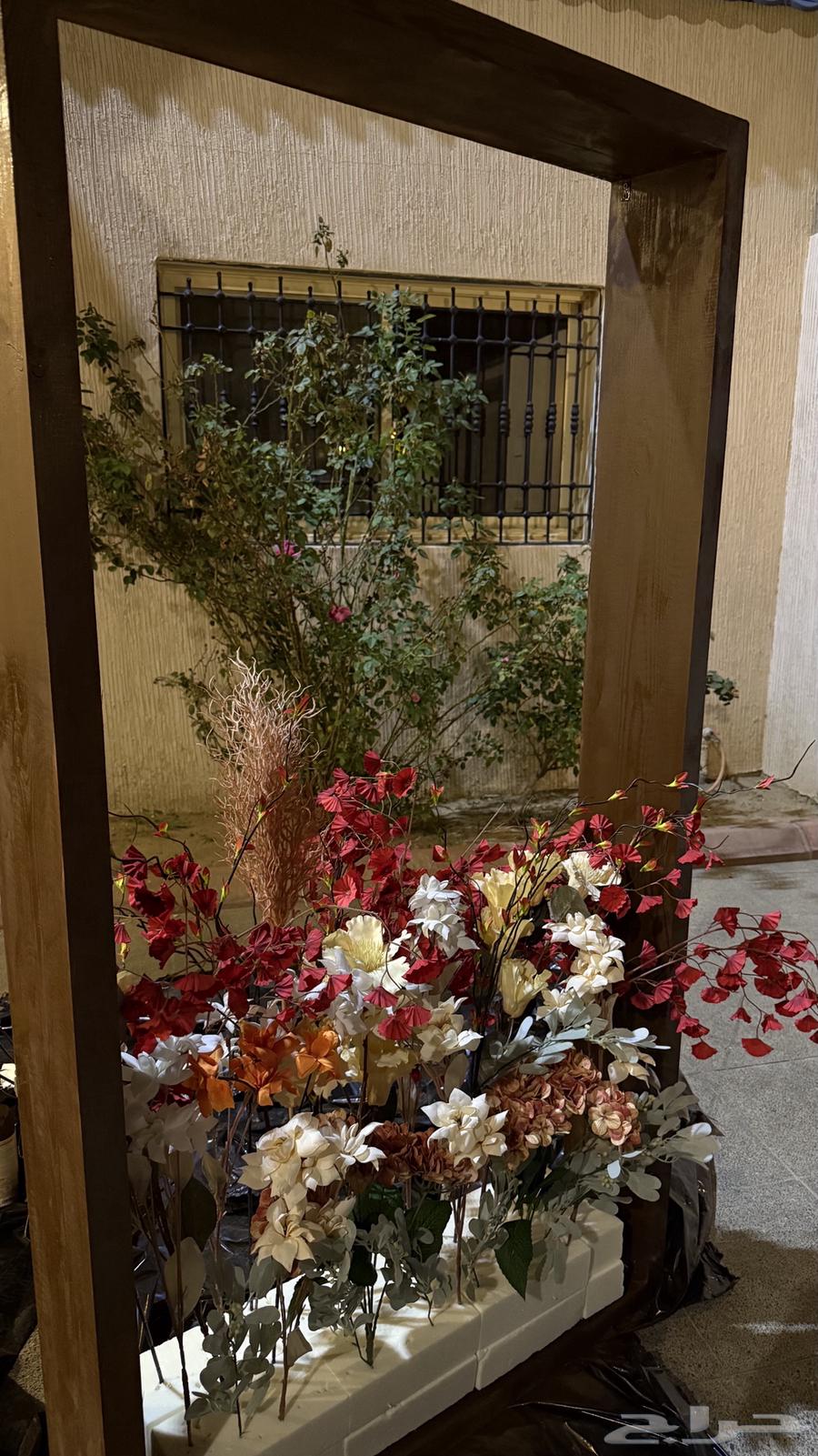 Stand, mirror, and table for events or investment for sale63758528860161114