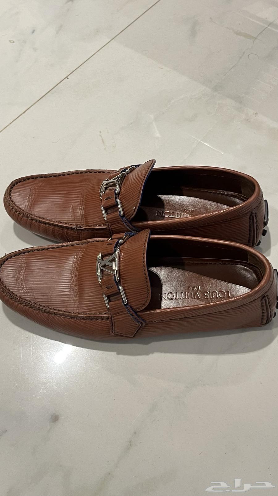 حذاء من لويس فيتون (LOUIS VUITTON).63756368228481112