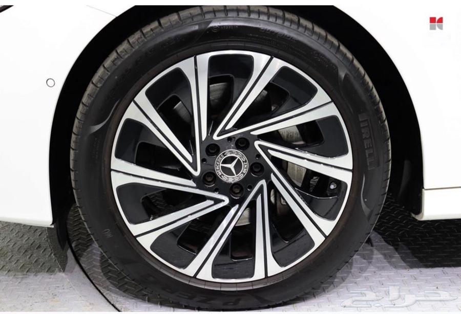 Mercedes E30063865285966594113