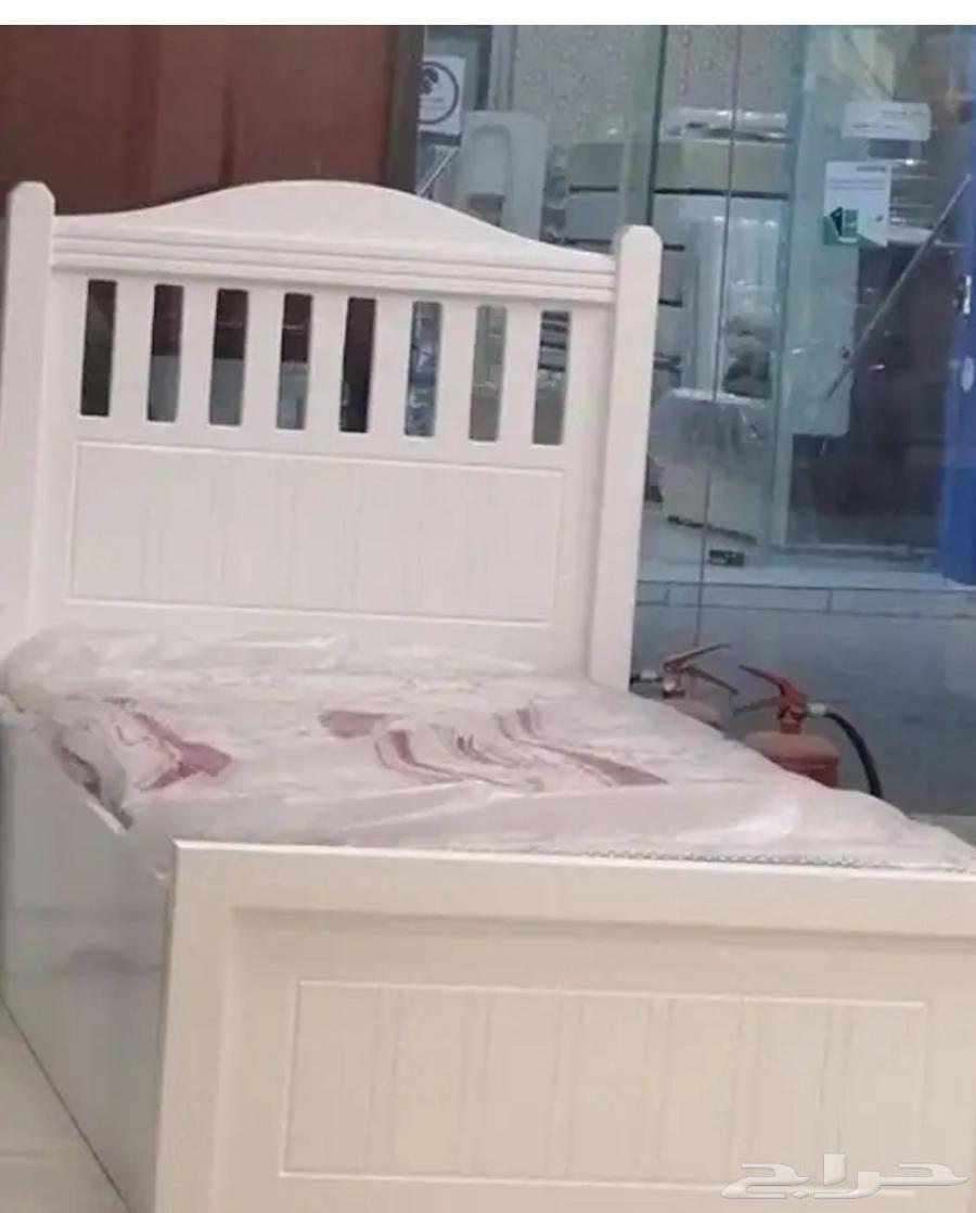 عندي اسره مشابهه للي فالصوره لونها ابيض63751382662403110
