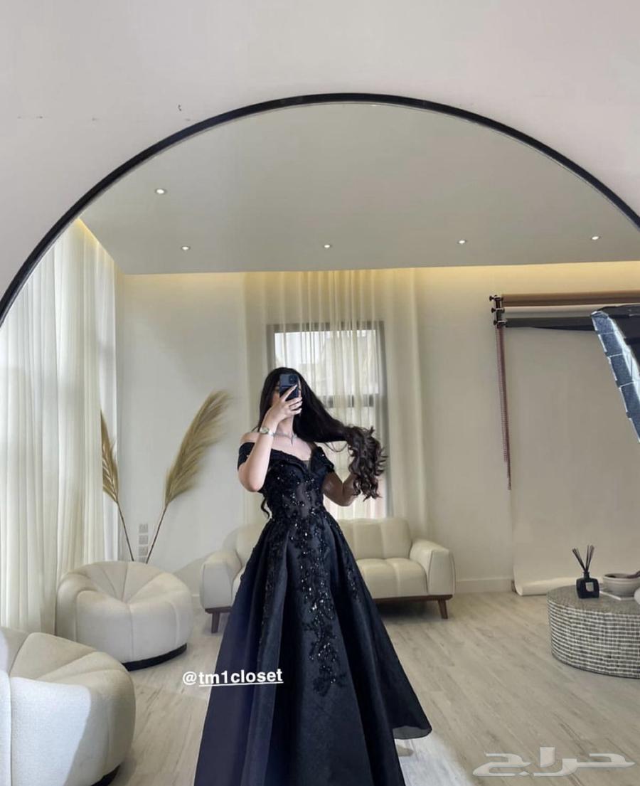 فستان اسود مقاس S-M طويل لبس مره واحد500 ريال وقابل للتفاوض63750133206915112