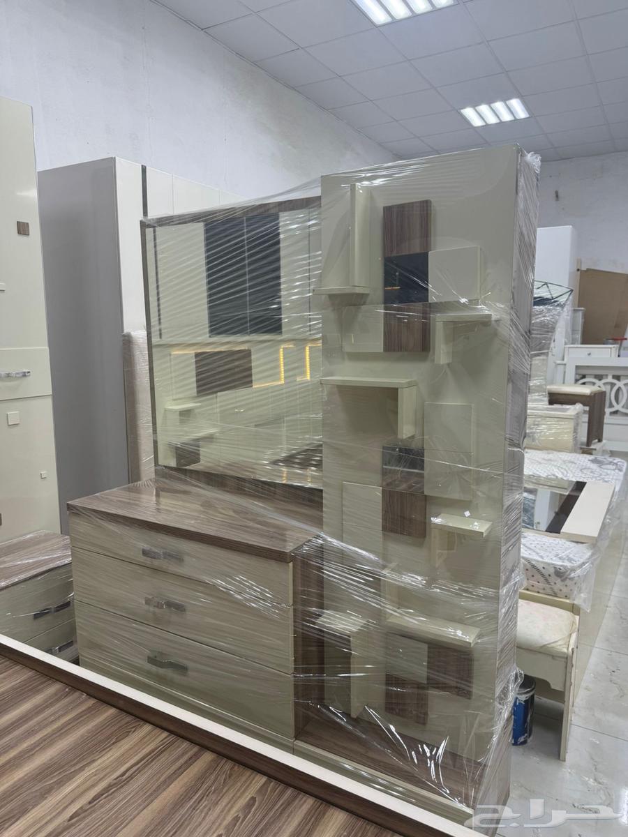 غرف نوم ومستعمل نظيف في دواليب في سرير63750426656385111