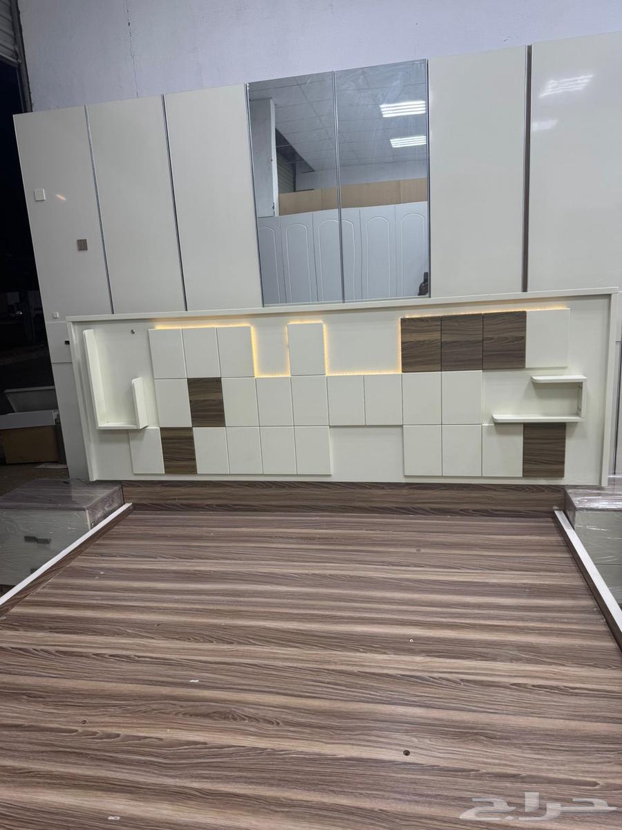 غرف نوم ومستعمل نظيف في دواليب في سرير63750426656385113