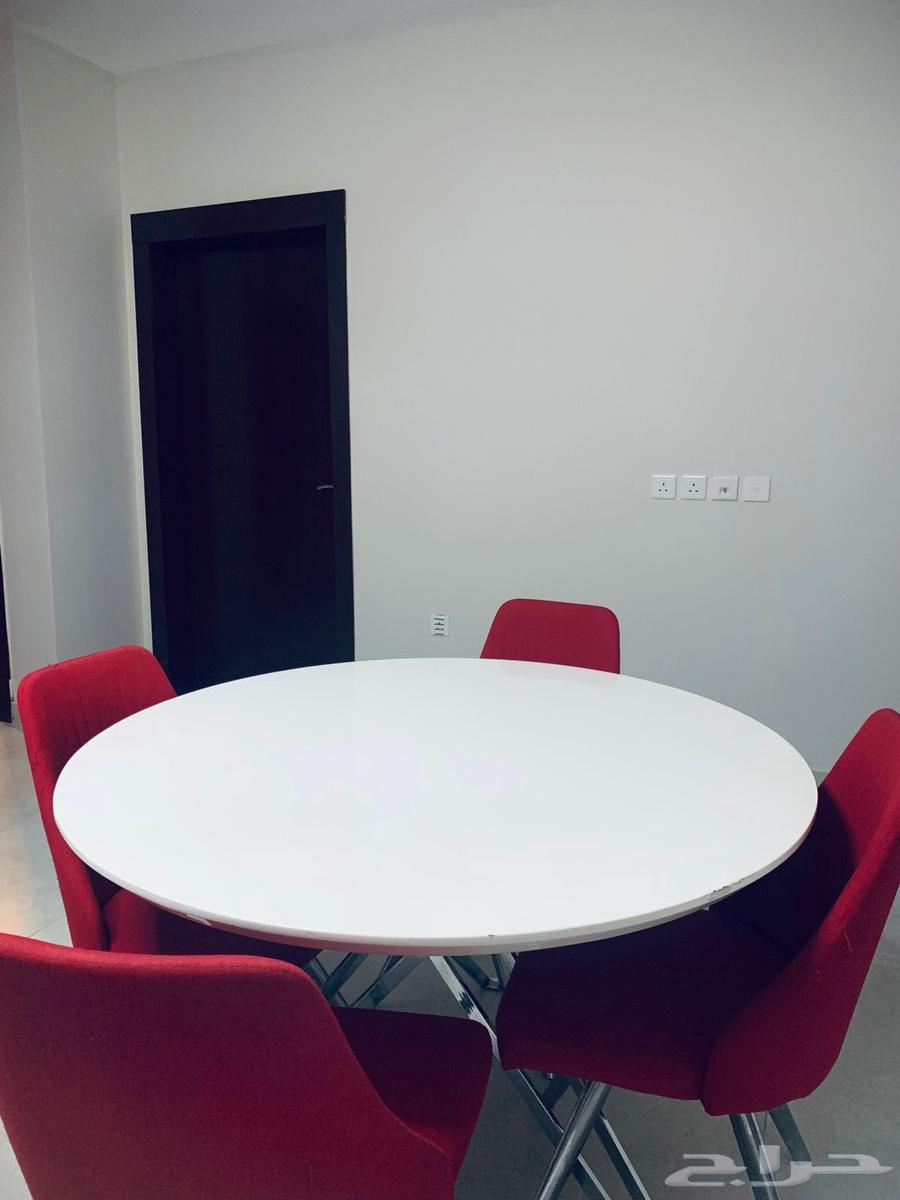 طاولة طعام  اربع مقاعد للبيع63760599686915110