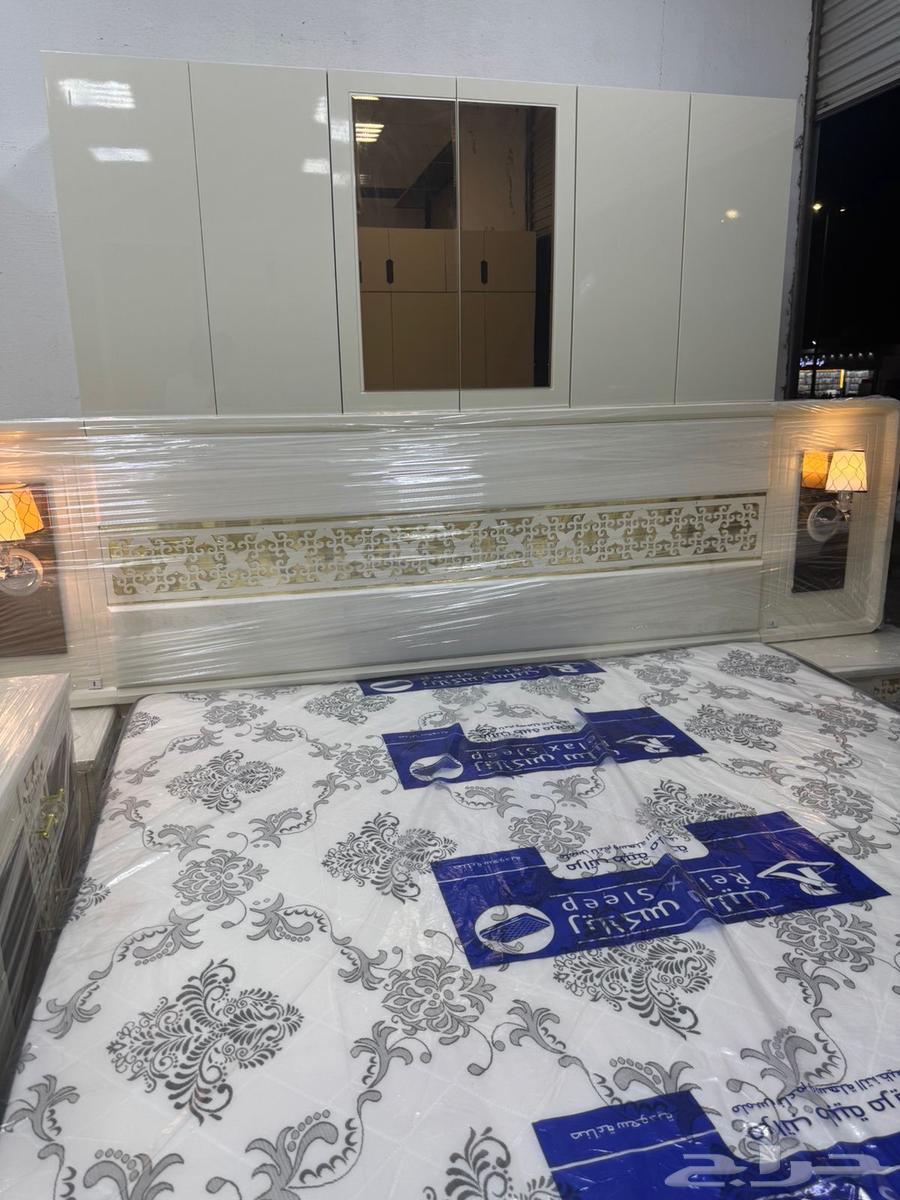 غرف نوم ومستعمل نظيف في دواليب في سرير63750426656385112