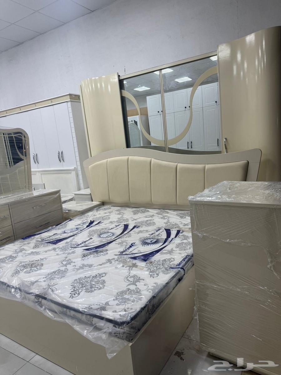 غرف نوم ومستعمل نظيف في دواليب في سرير63750426656385110