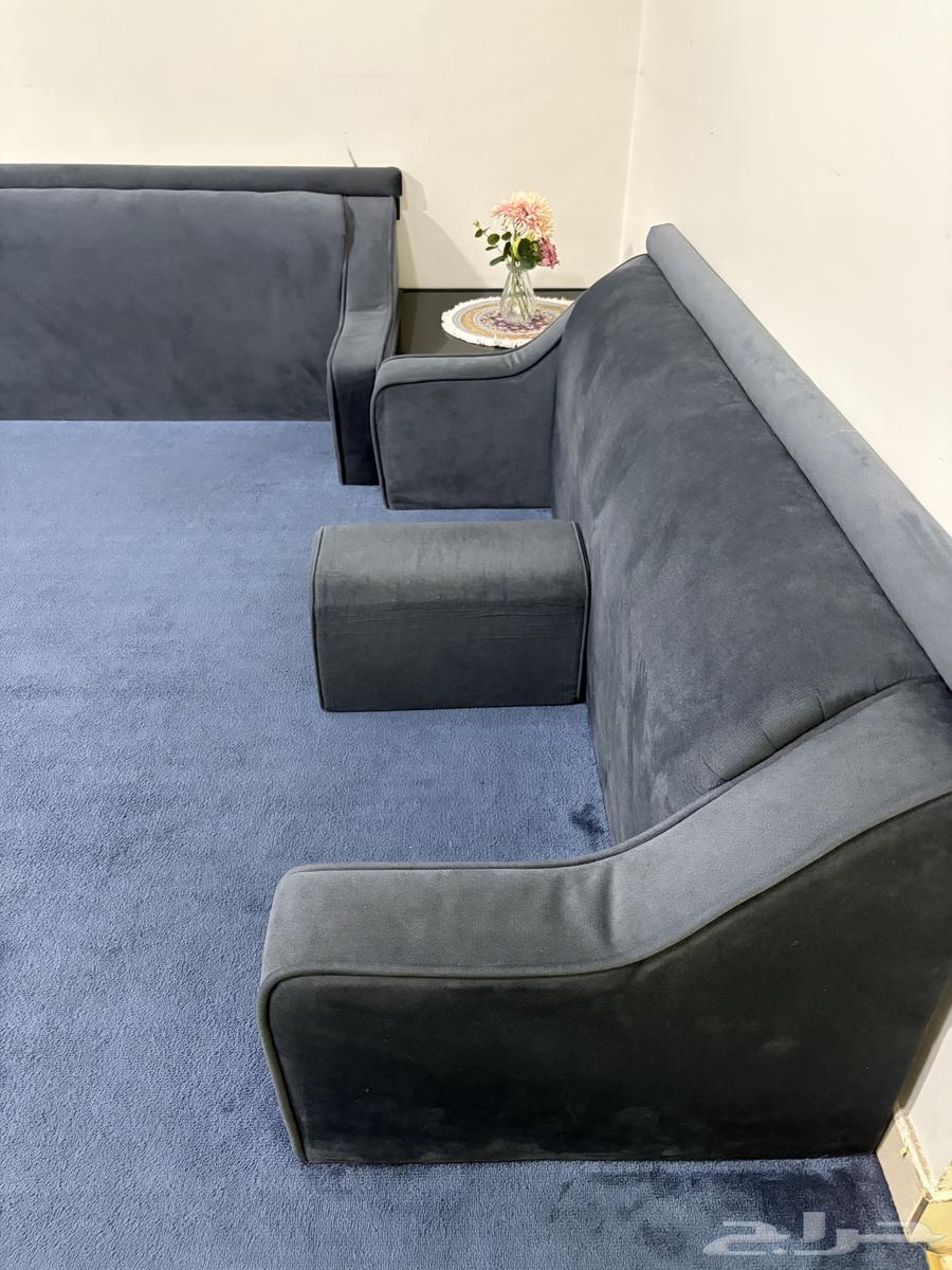 Almost new sofa armrests with their tables63760896458370112