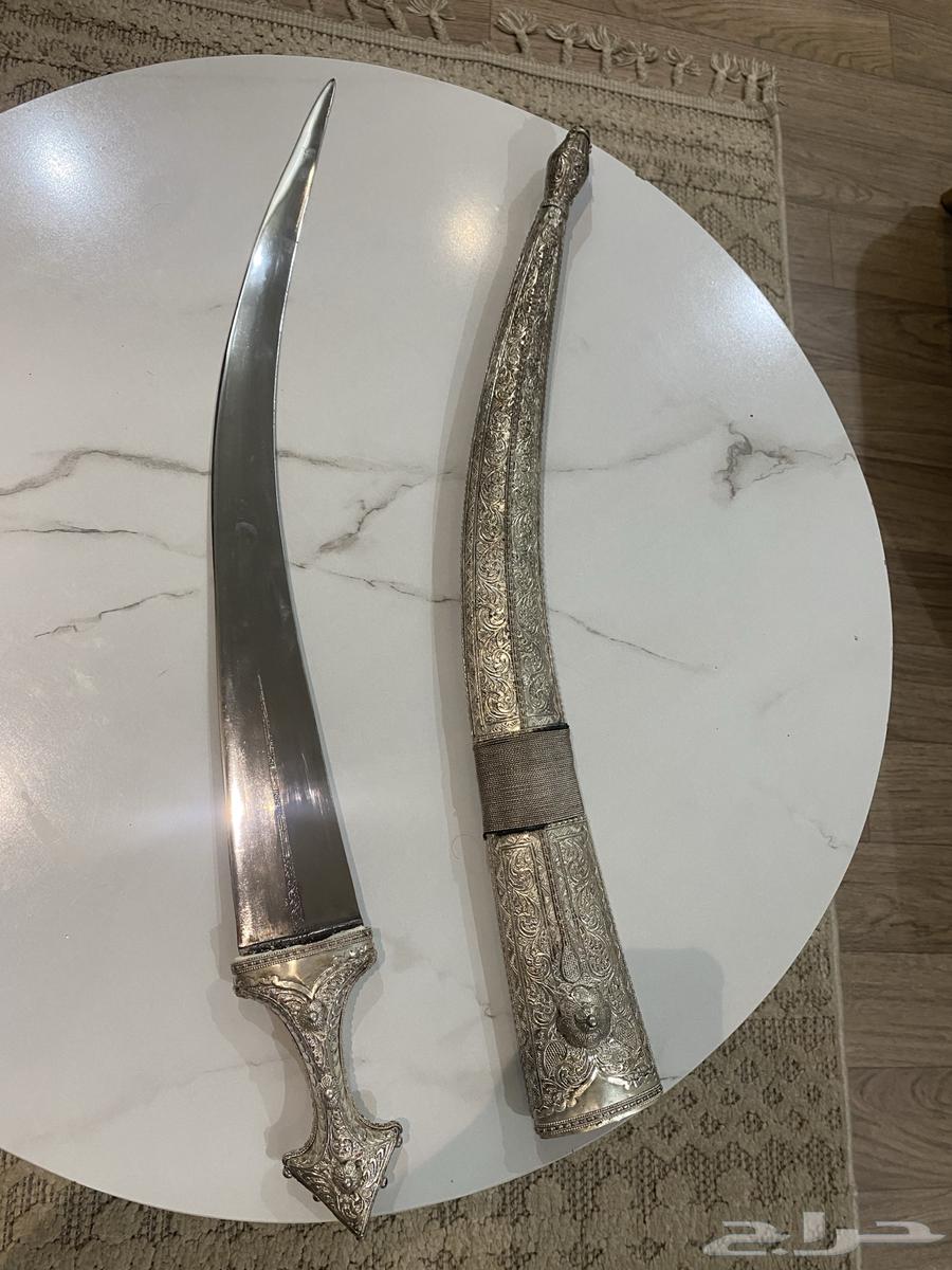 جنبيه ام حدين عمرها اكثر من 50 سنه تقريبا63757356388610112