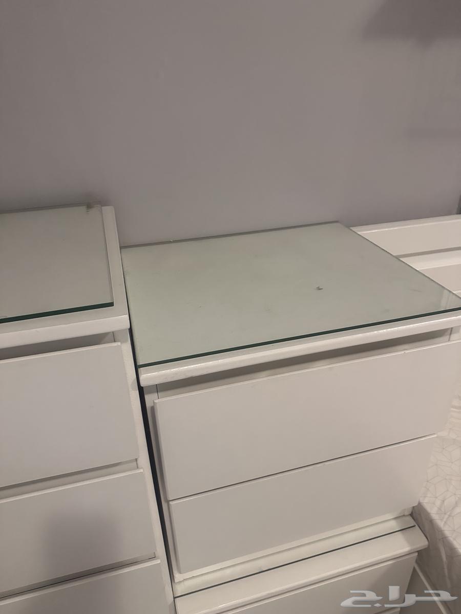 بيع اثاث عباره عن سرير وكمودينه ثنتين وشفونيره وتسريحه63752737657347114