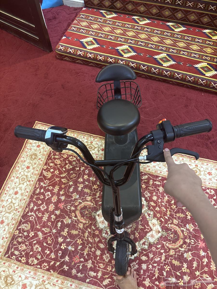 Electric scooter light bulb broken, charger cable changed, on sum63750133374723111
