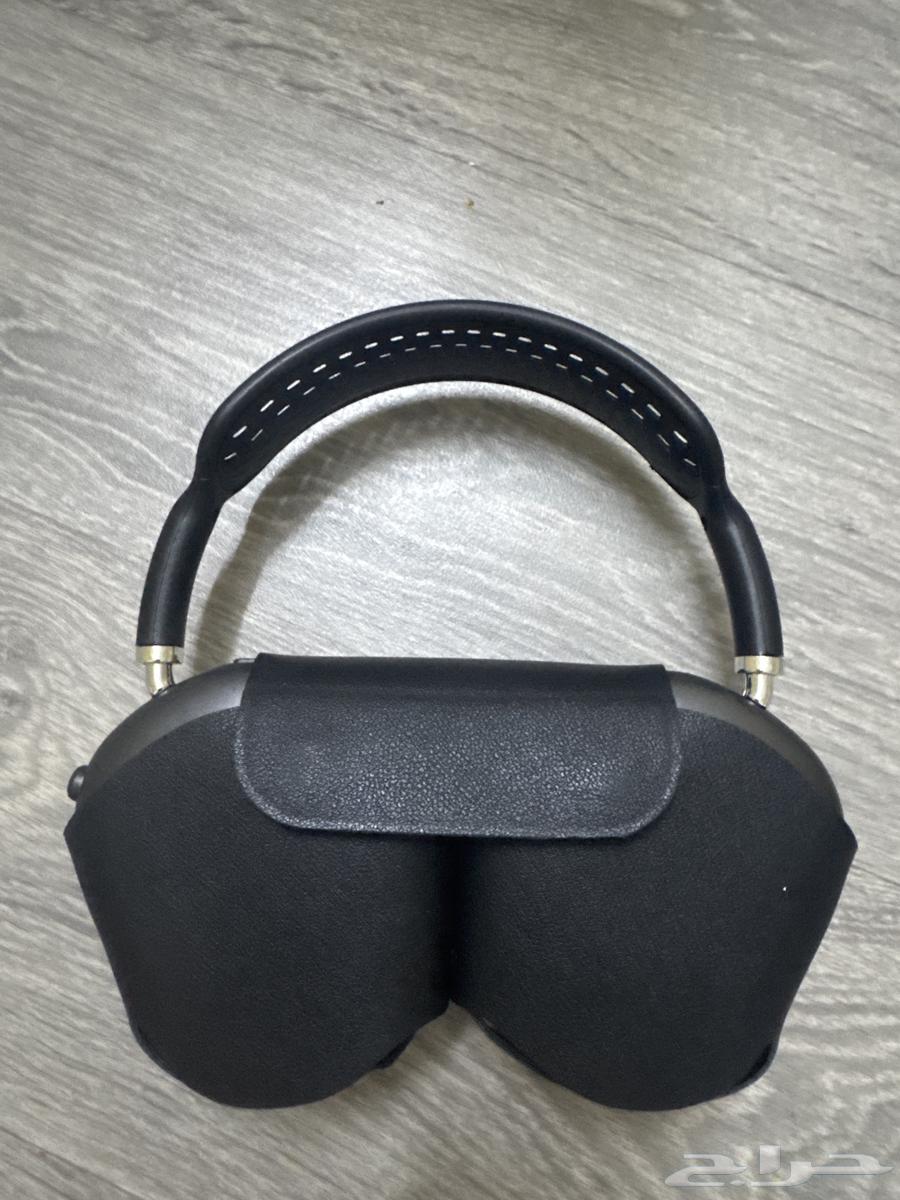 Apple headphones, I don't know which version, but I got them from China63750909380994110