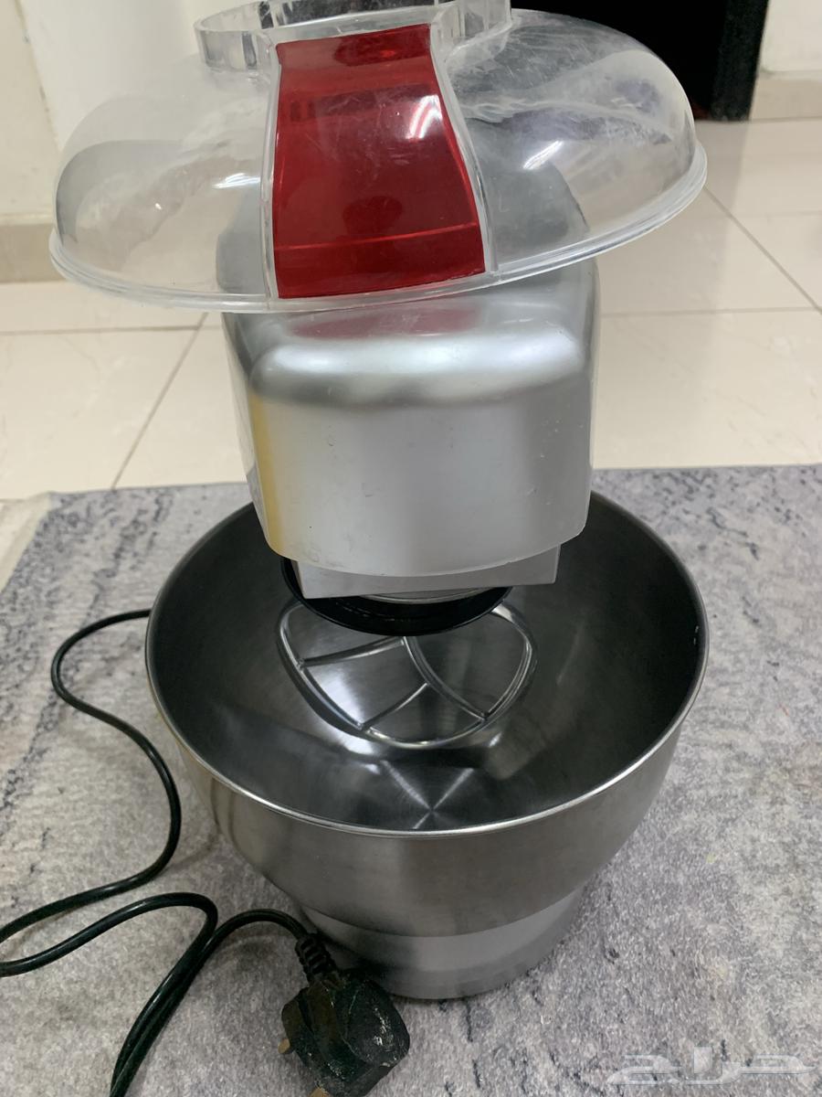 خلاطه عجين للبيع جميع أدواته معه استعمال خفيف مره مرتيني63758434107777111