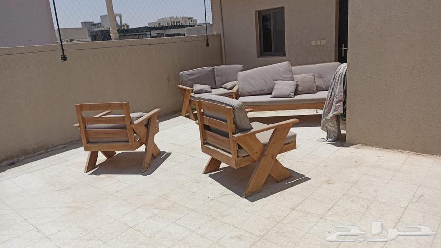 جلسات خشب خارجية مستخدمه للبيع مع خطاء بلاستيك حمايه63753924894721113