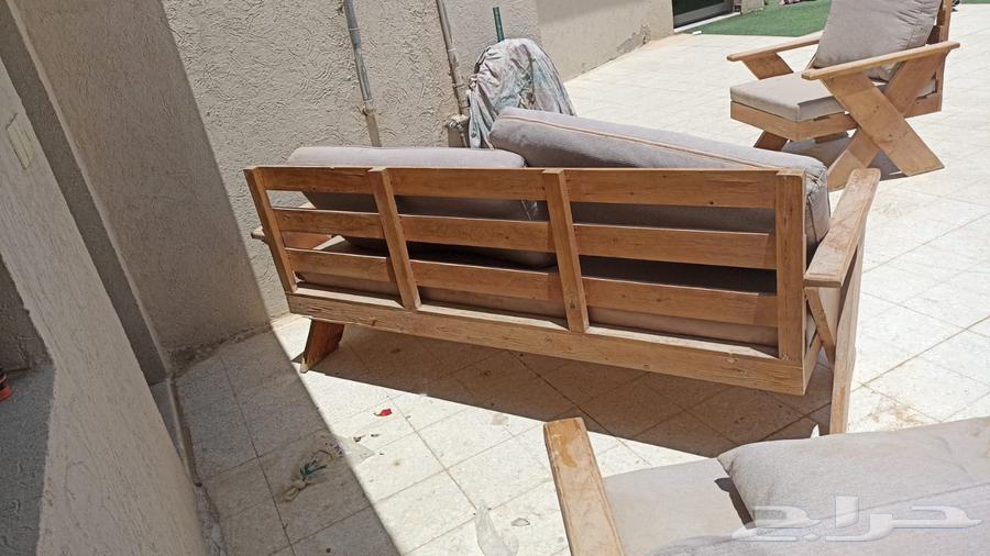 جلسات خشب خارجية مستخدمه للبيع مع خطاء بلاستيك حمايه63753924894721112