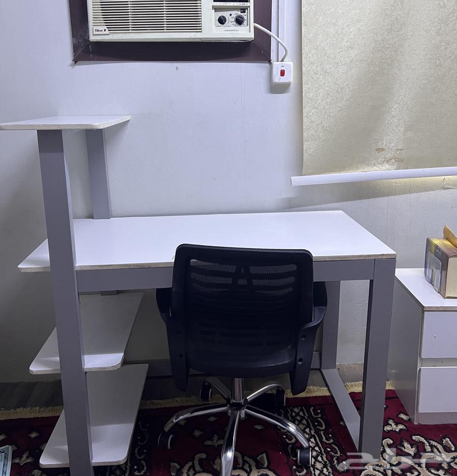 للبيع غرفة نوم كاملة بلون أبيض أنيق   بحالة ممتازة جدا63754707348227113