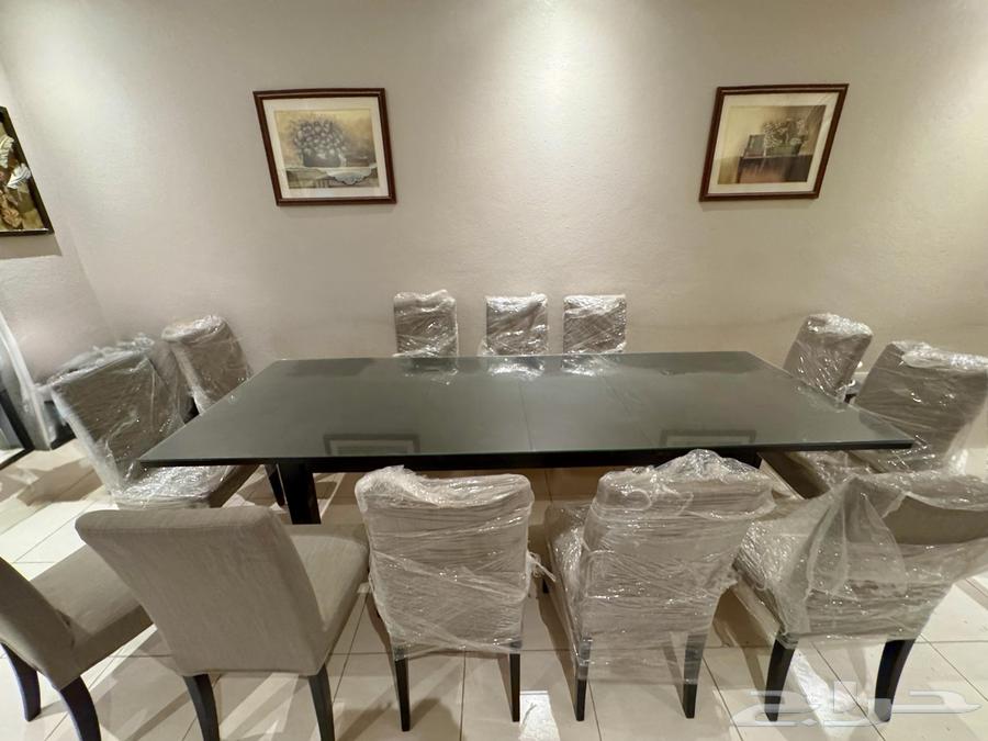 Luxury dining table with 12 chairs, like new, only 3500 SAR63755198857731111