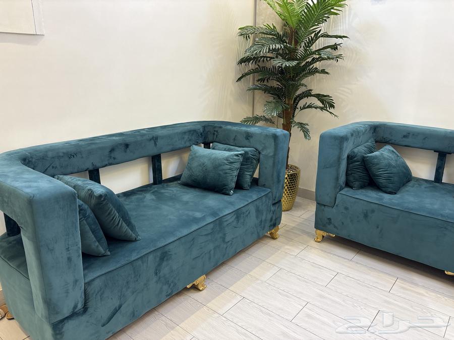New large two-piece sofa, clean, very very nice, green in color63760699301506112