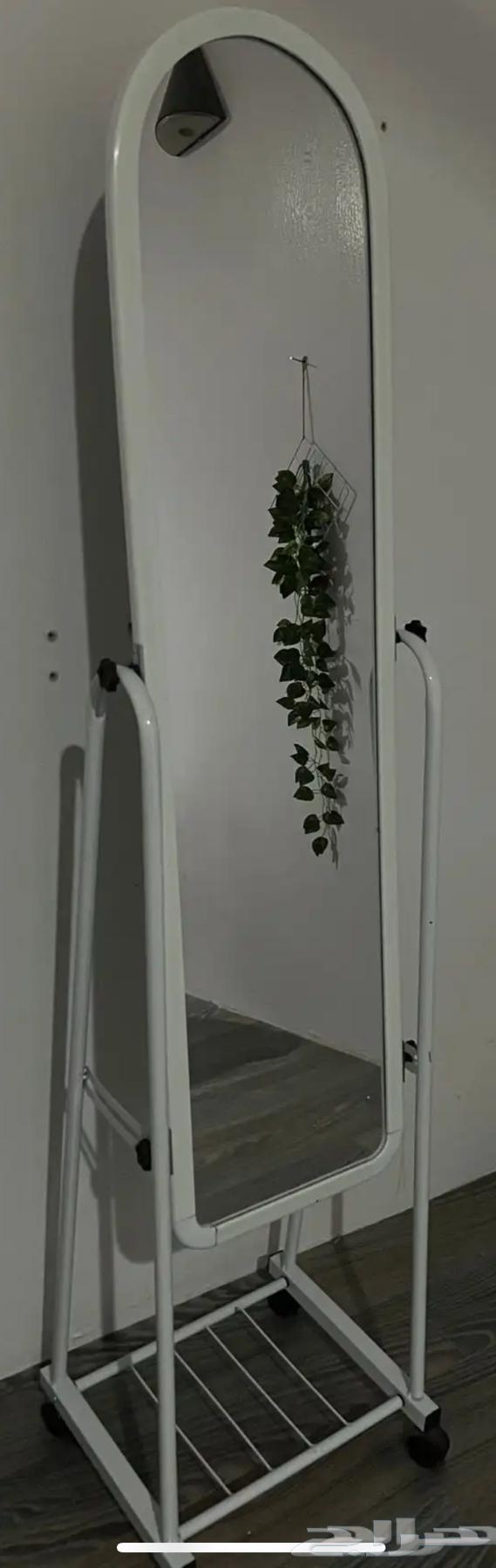 Moving mirror with Aniza63760490260354110