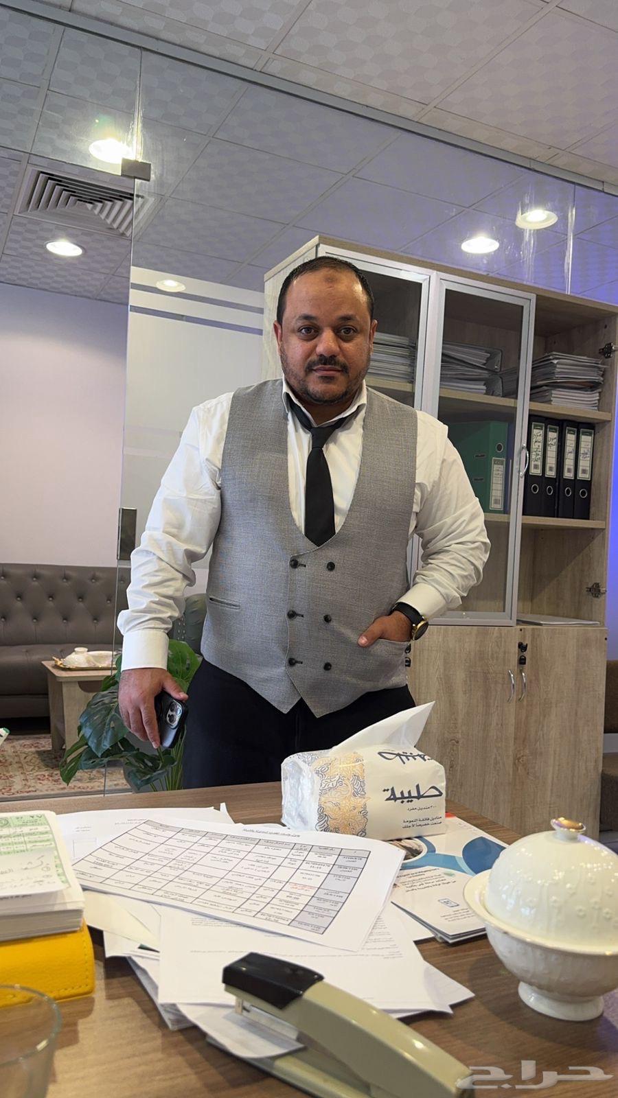 مستشار قانوني64213280783746110