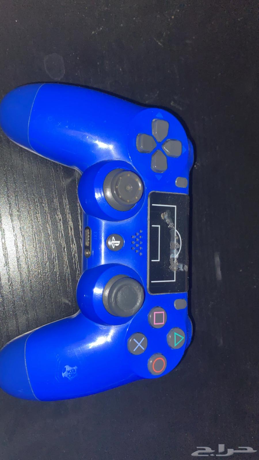 Sony DualShock 4 controller and broken part63762882248705111