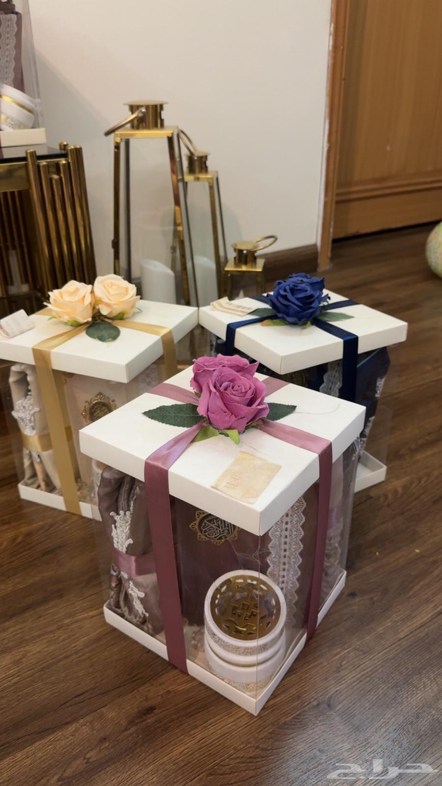 Prayer set includes a mat, towel, Quran, incense burner, and rosary, all in one63771793703043110