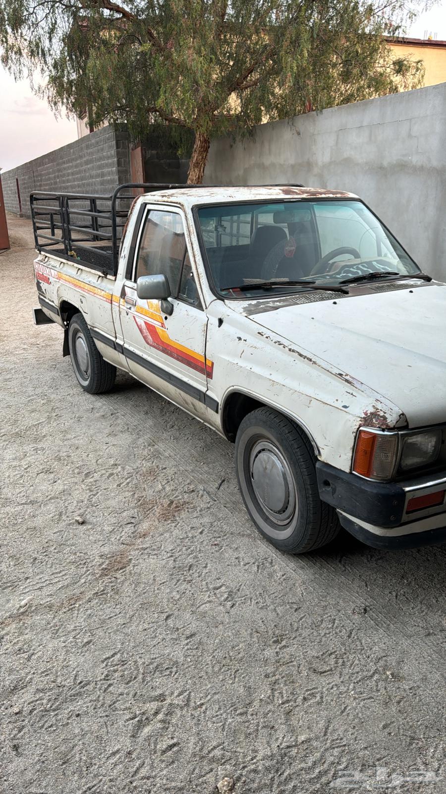 HiLux 85 with agency ownership certificate63894295442945114