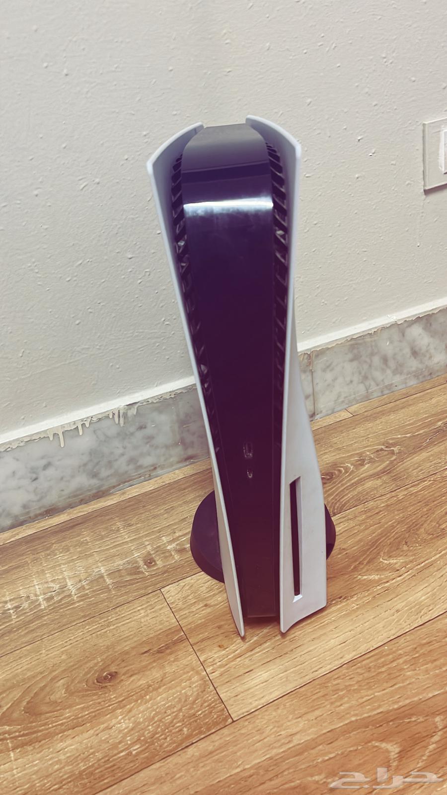 PlayStation 5 for sale, clean usage, used only one month63767535427842113