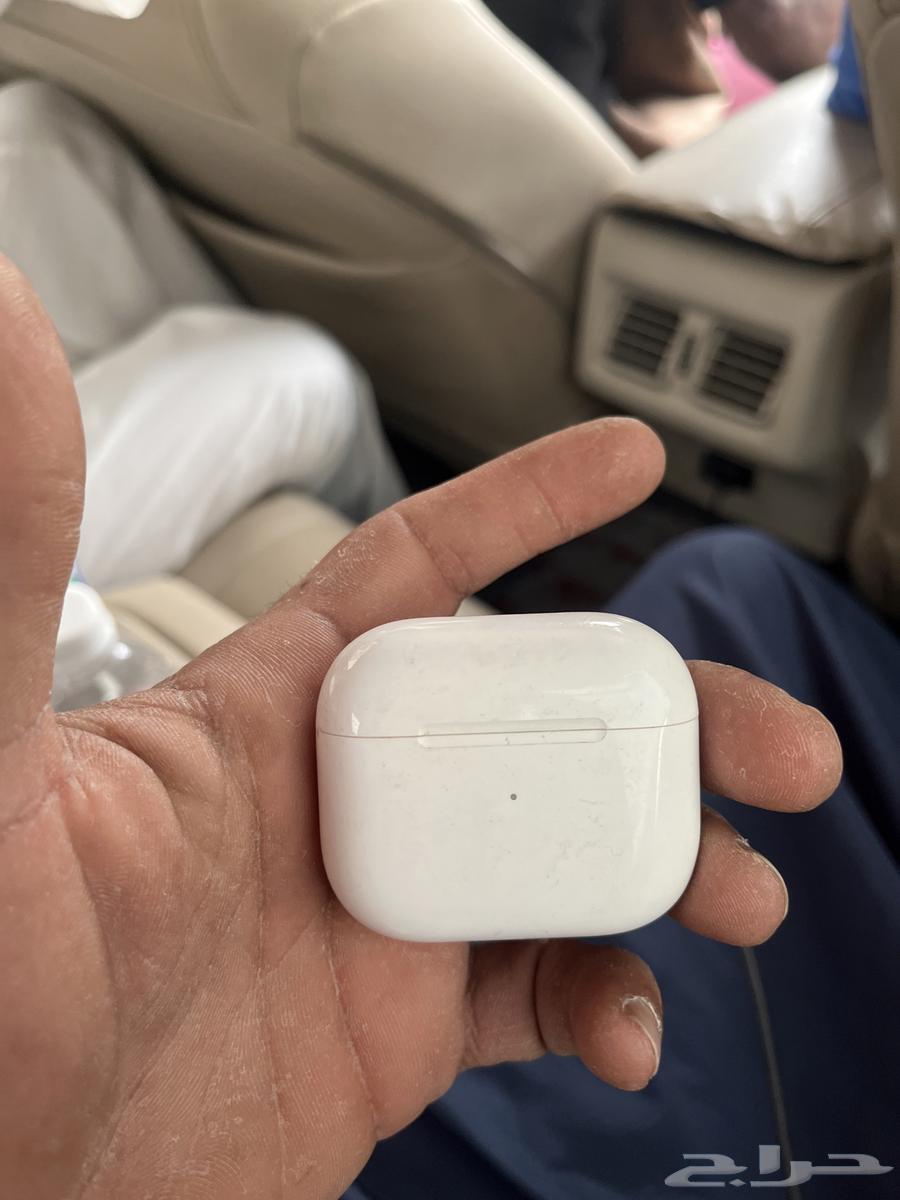 للبيع علبة سماعة آيفون اصليه   200 ريال63766248038401110