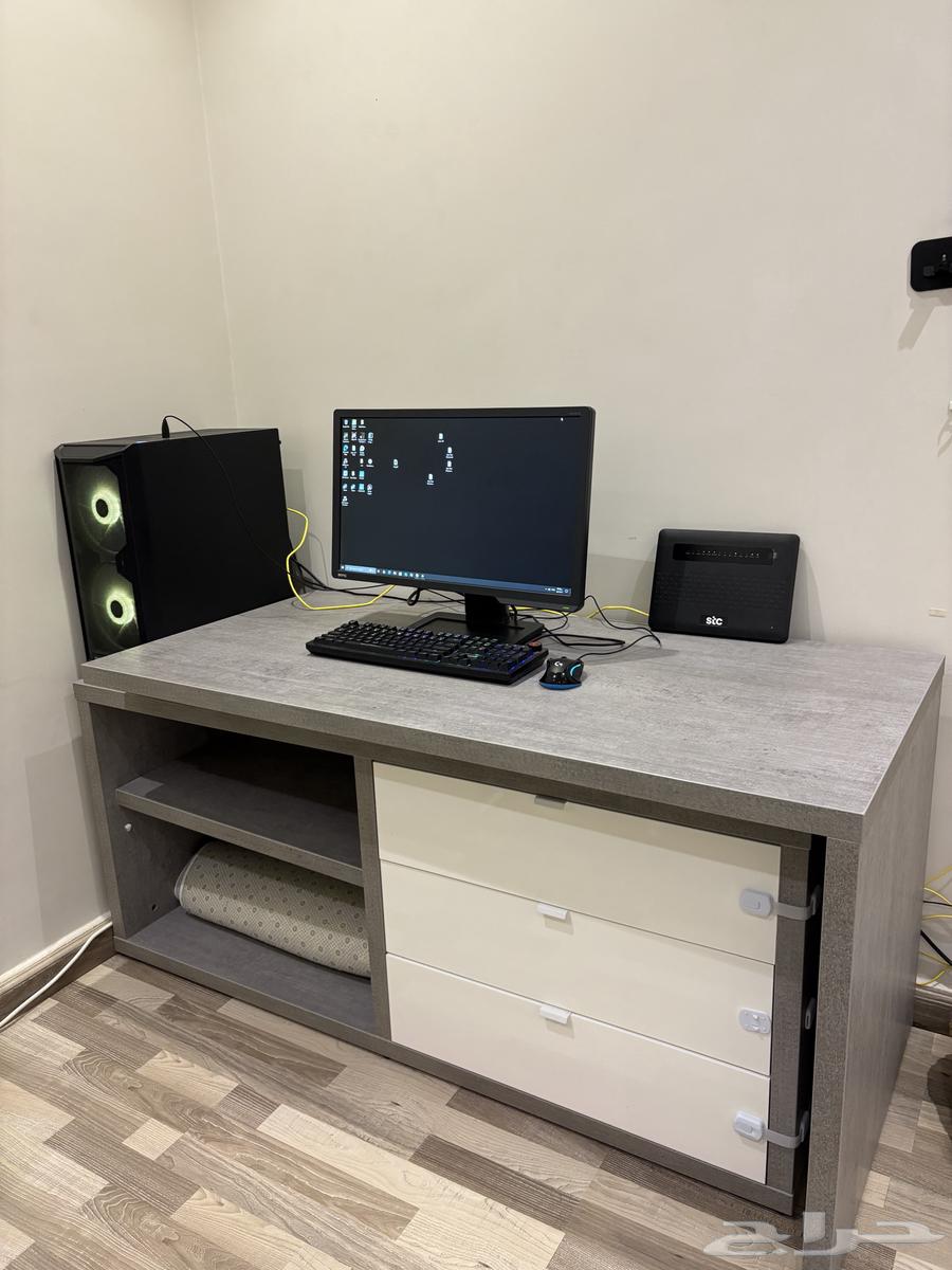 Gaming PC for Sale with Professional ZOWIE 144Hz Monitor and Desk63772933150851112