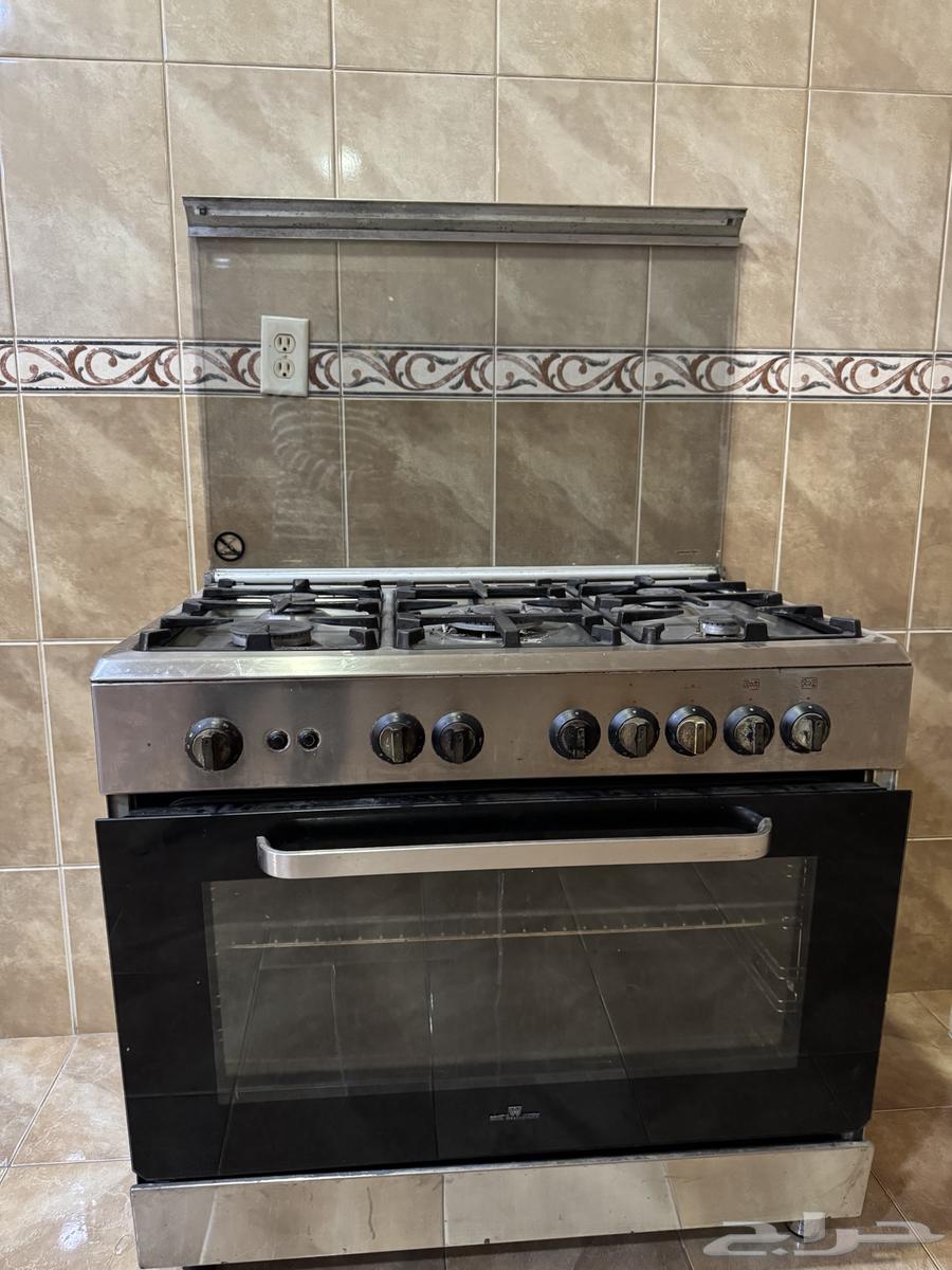 Clean oven, used with care, all burners work and the bottom oven works63767039997570110