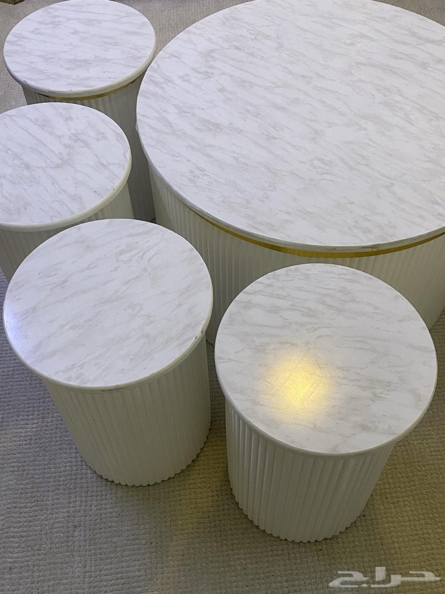 Sofas and tables63773614515587114