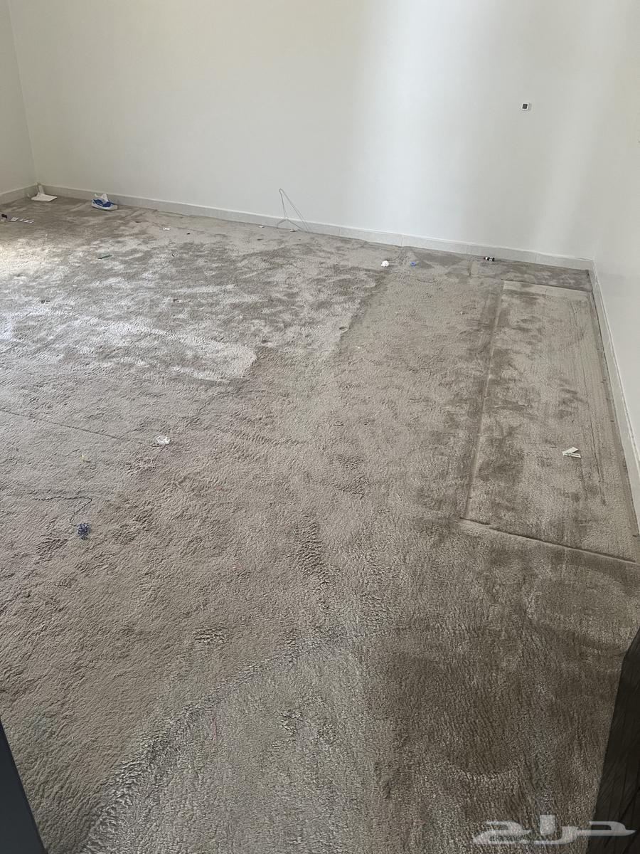 Two carpets for sale, used for a year and selling is allowed.63773230423938110