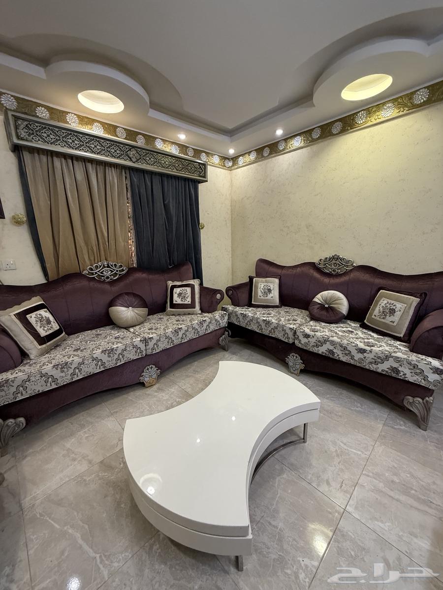 Sofa, star, and table63766050544513111