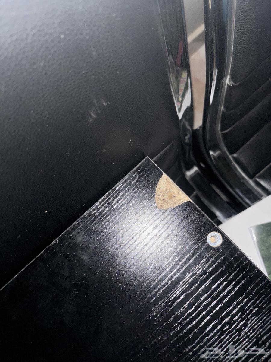 L-shaped dining table, and I think the screw hole is broken63766843120386112