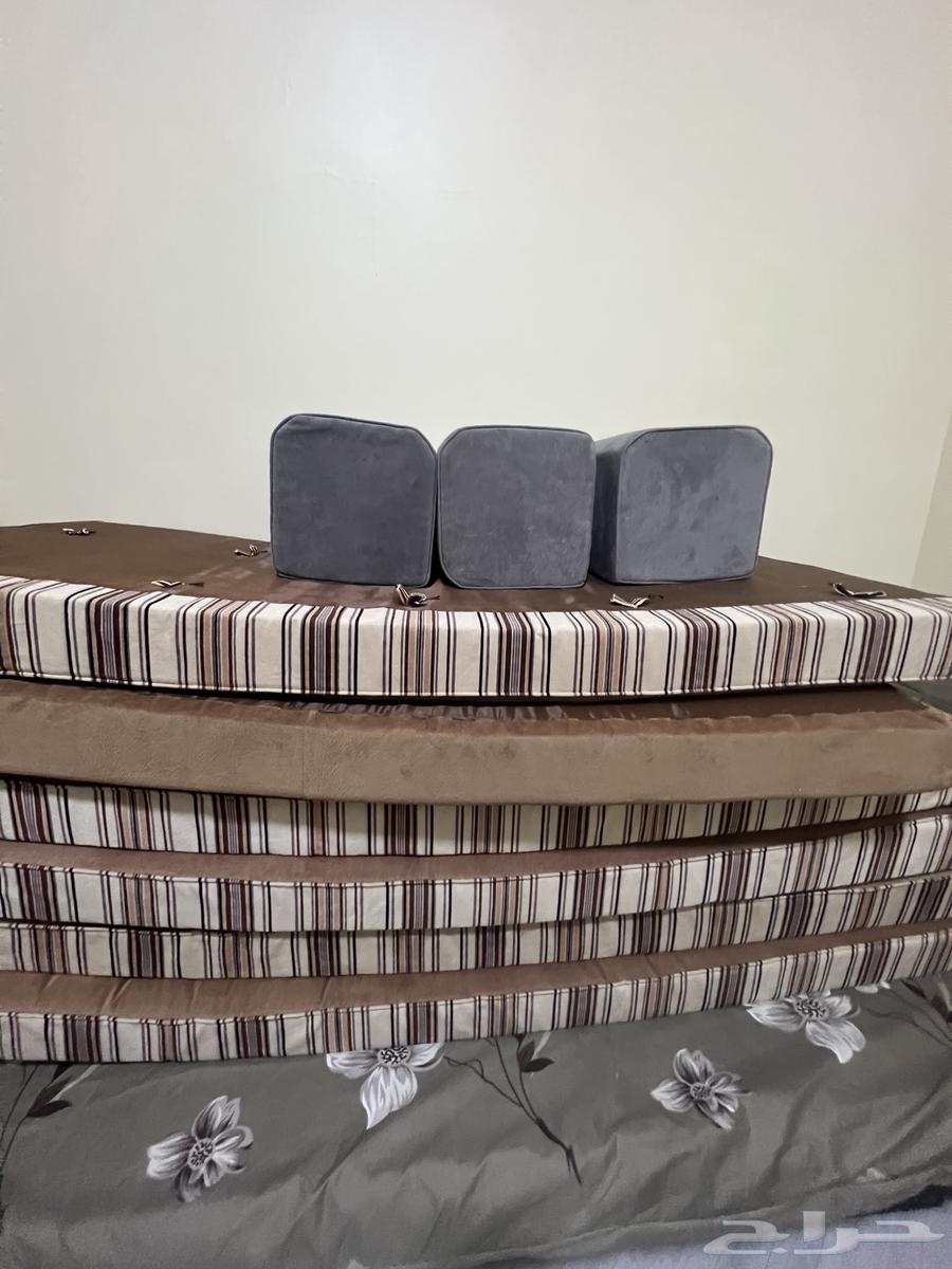 Brand new floor carpet from my brother, very clean, doesn't even need washing63770706499459111