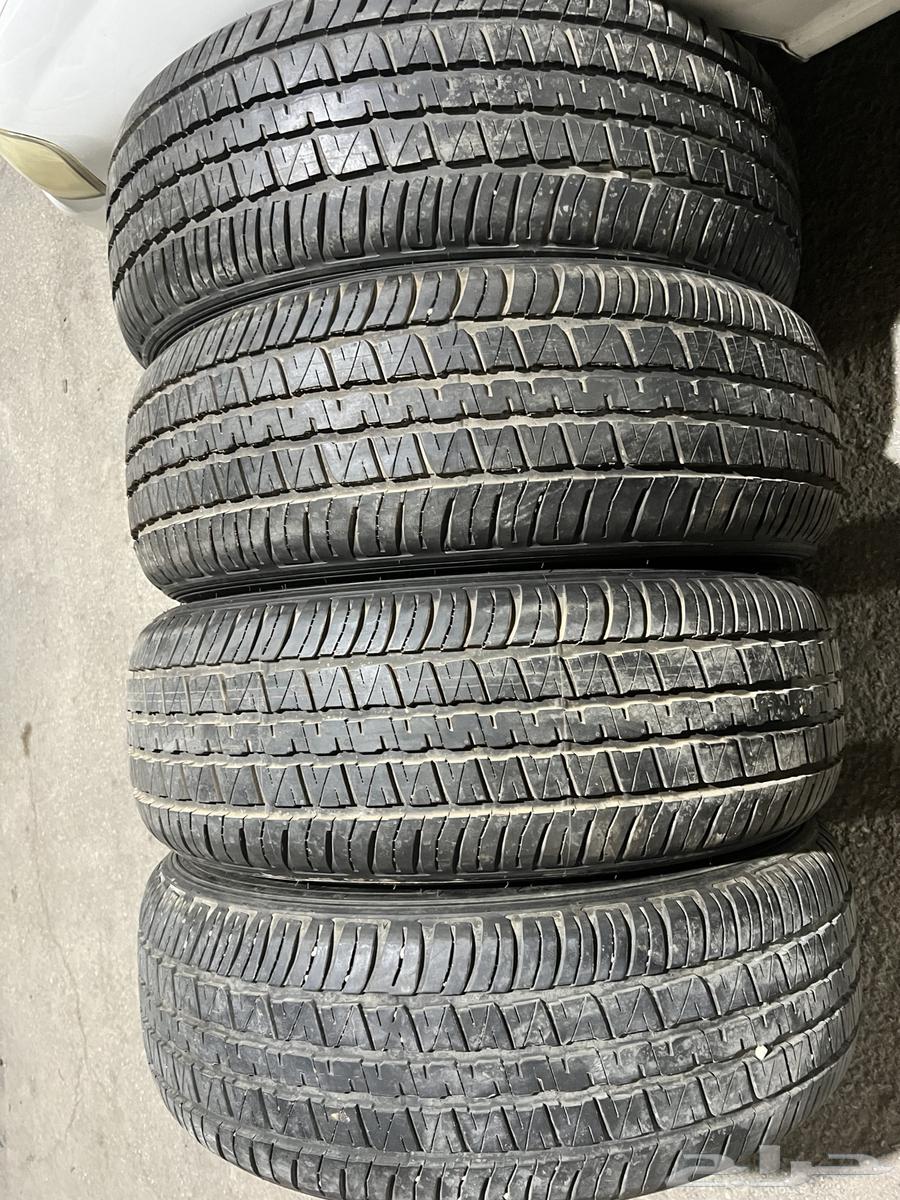 New model Jeep tire set, used like new, size 265.55.20.63773226876929111