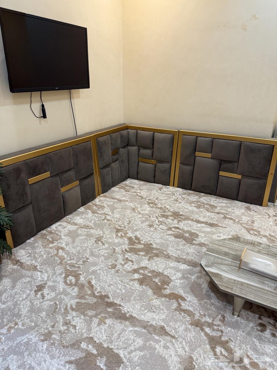مساند مجلس 10 قطع 3 زوايا مع الطاولة الكبيره ومعاها 3 صغيره63761804704769110