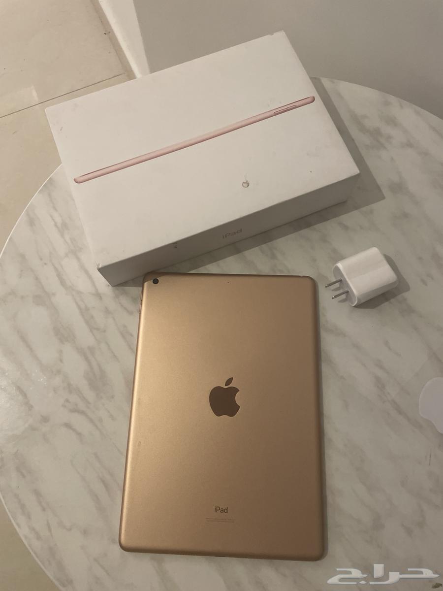 For sale iPad 8th generation with keyboard63771090835075112
