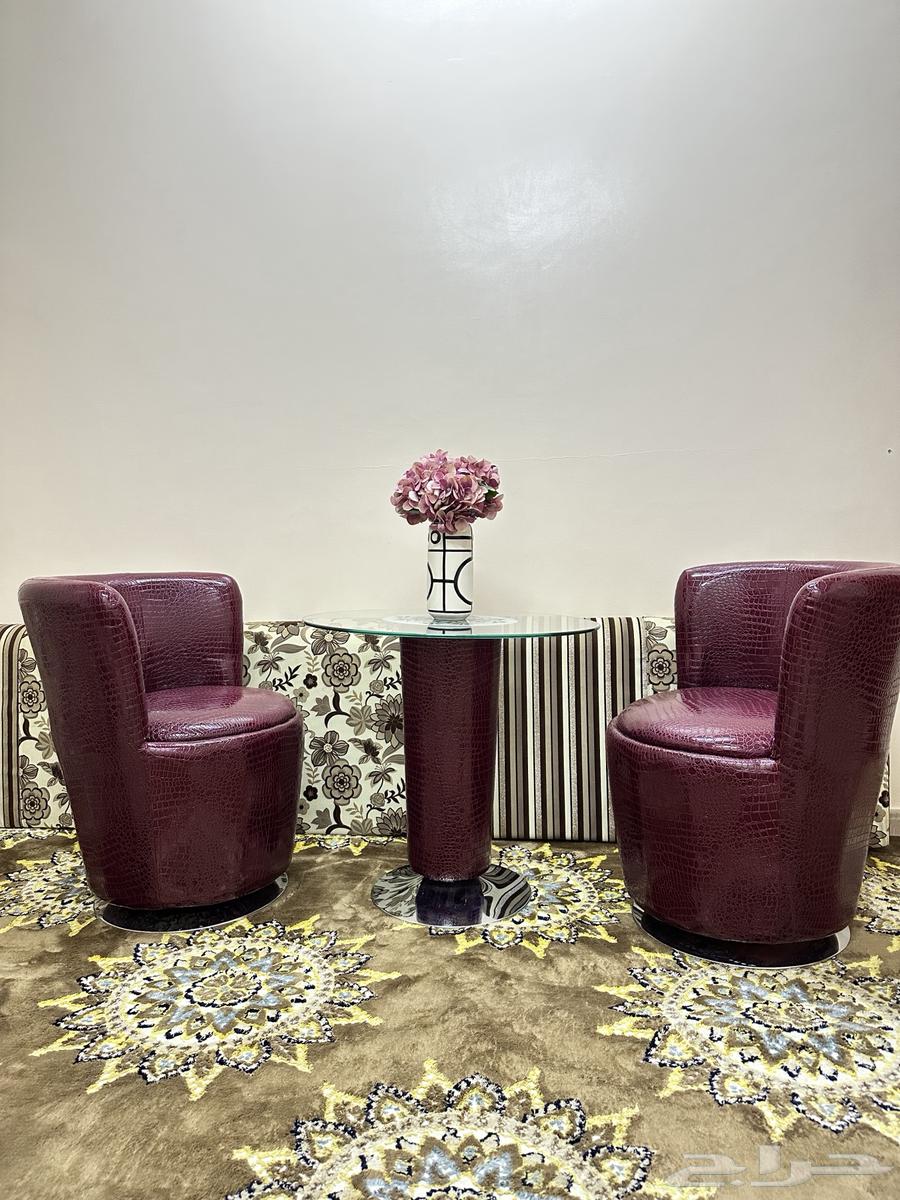 Set of Two Swivel Chairs and Table63769218048003111