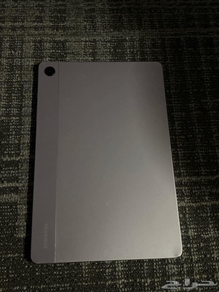Samsung iPad in pristine condition, never used.. Price 600 SAR.63763361651458111