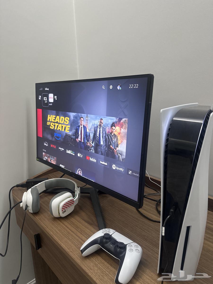 Sony 5 with controller, Astro A10 headset, and LG screen63773129572225110