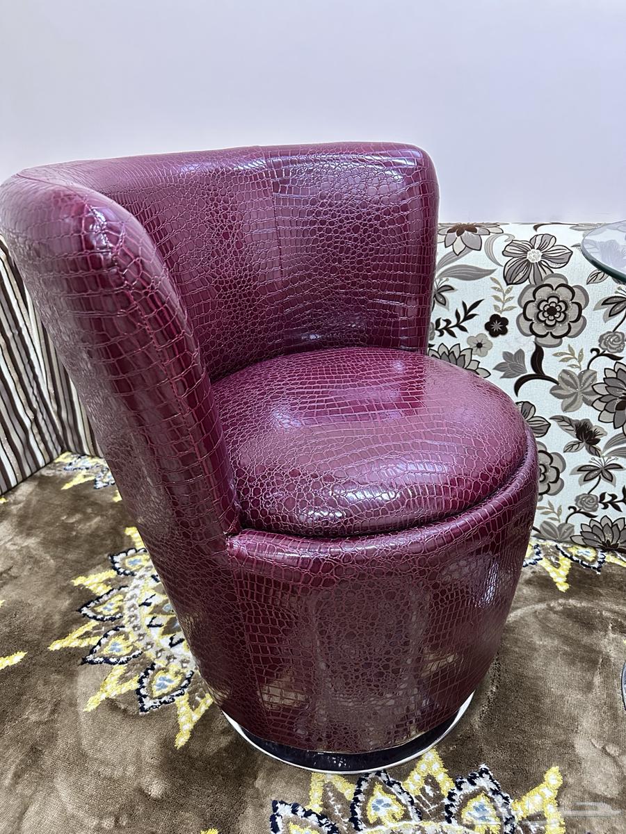 Set of Two Swivel Chairs and Table63769218048003112