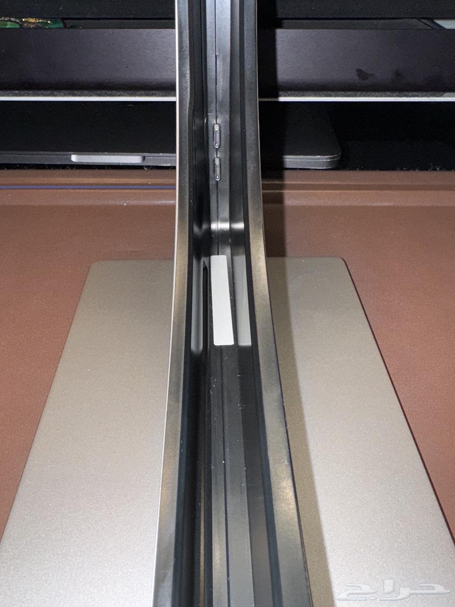 ستاند لاب توب ماك لتوصيل بشاشةAscrono Macbook Docking63763361680003113